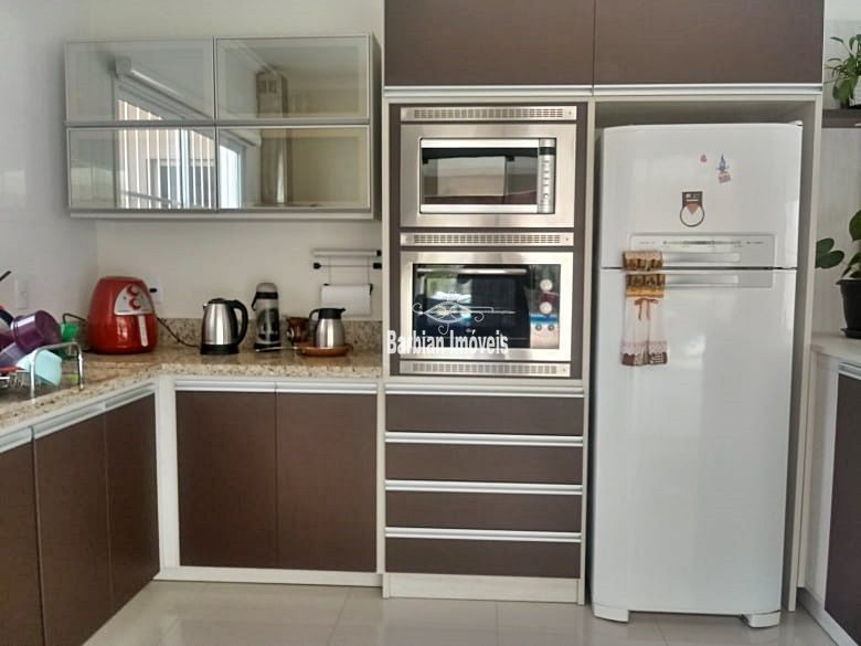 Casa à venda com 3 quartos, 200m² - Foto 18