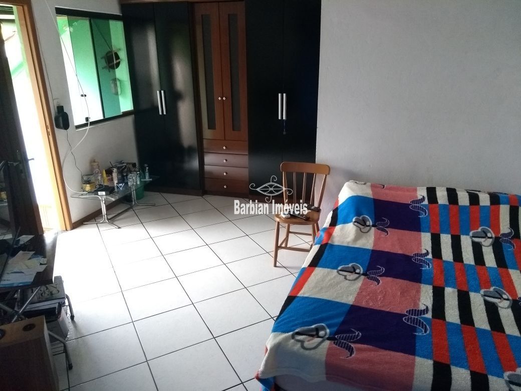 Casa à venda com 5 quartos, 216m² - Foto 16