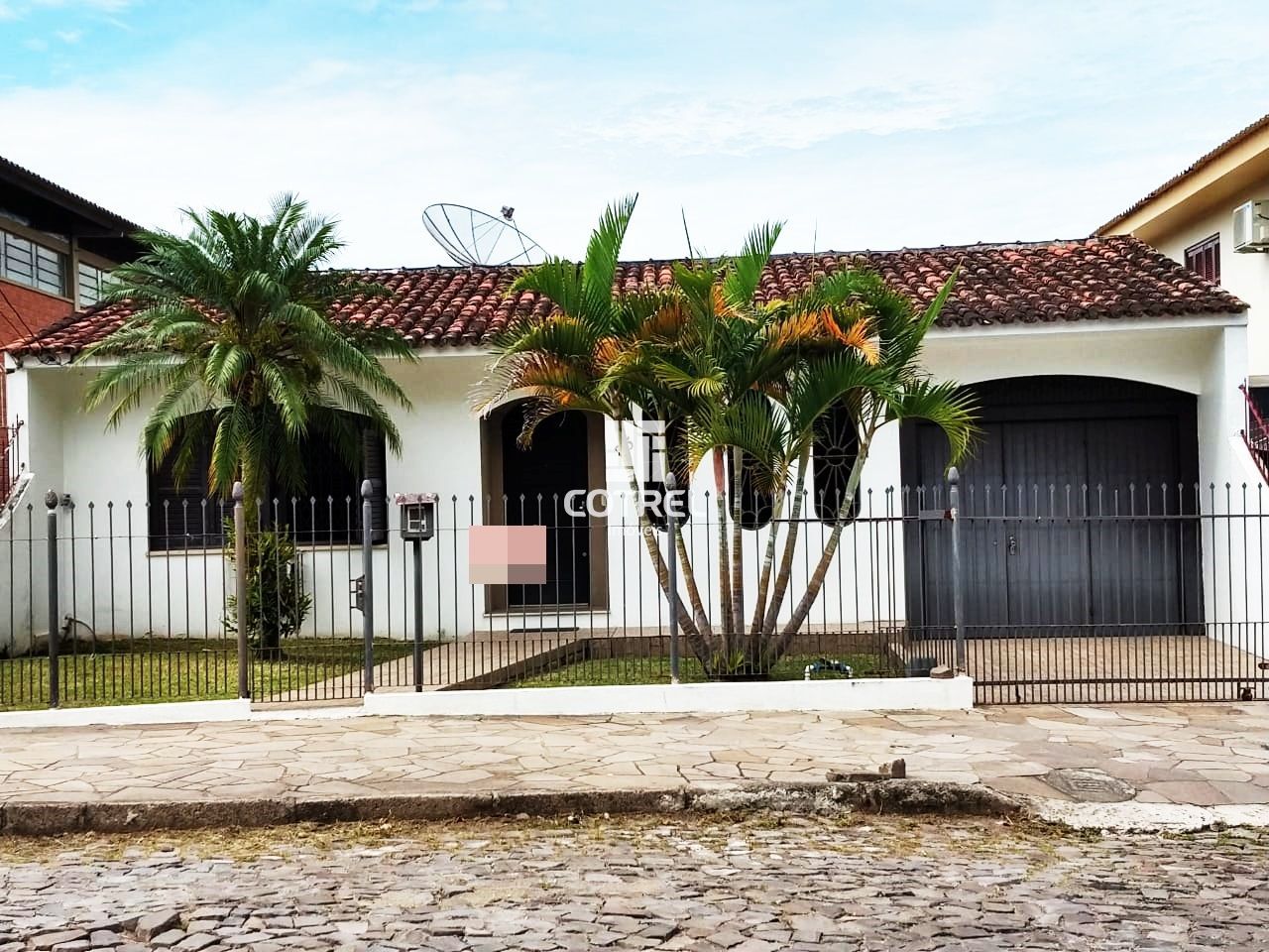 Casa 3 dormitórios 1 suíte 3 vagas de garagem localizada no Bairro Nsª . Srª.