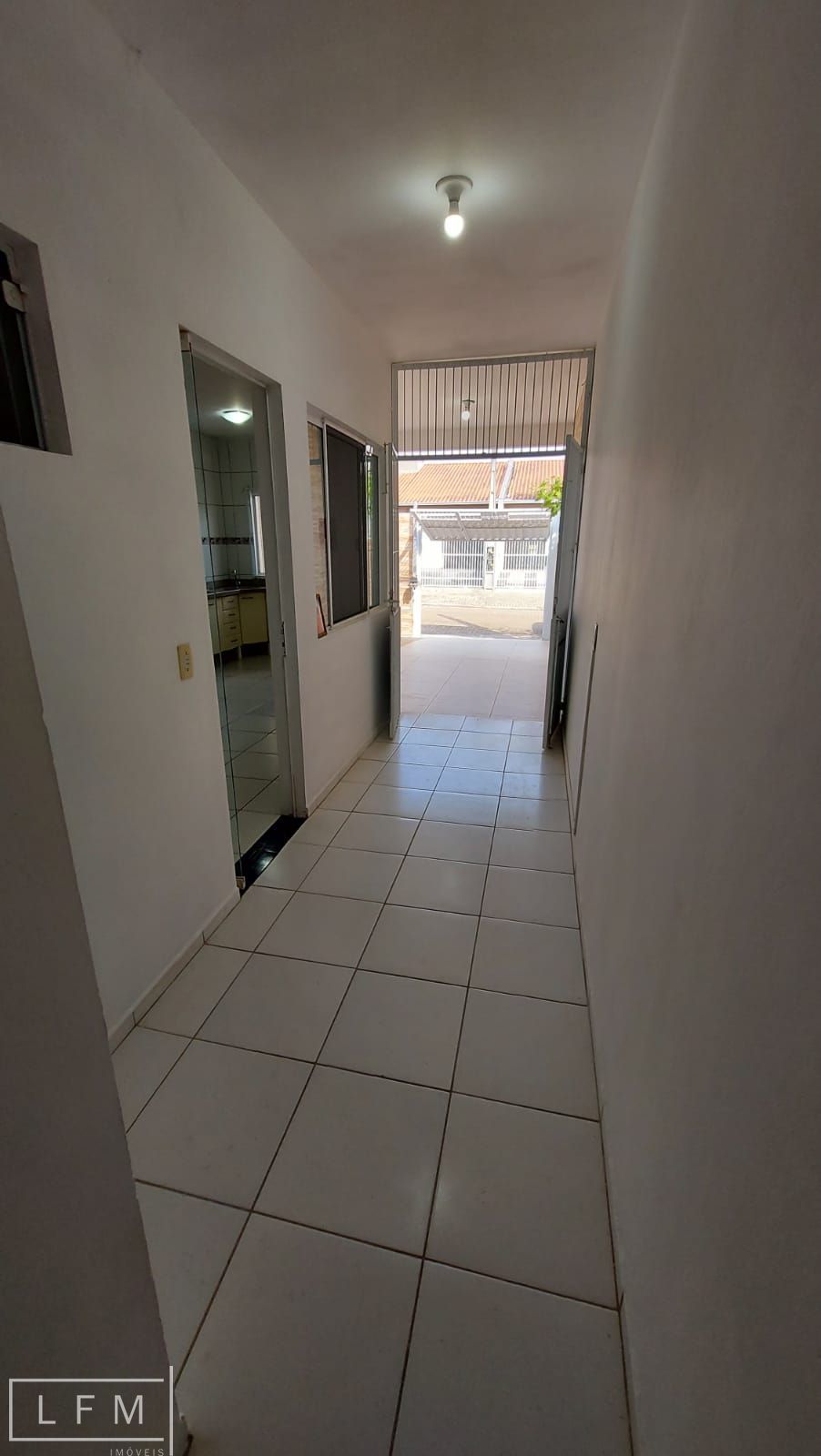 Casa à venda com 2 quartos, 68m² - Foto 11