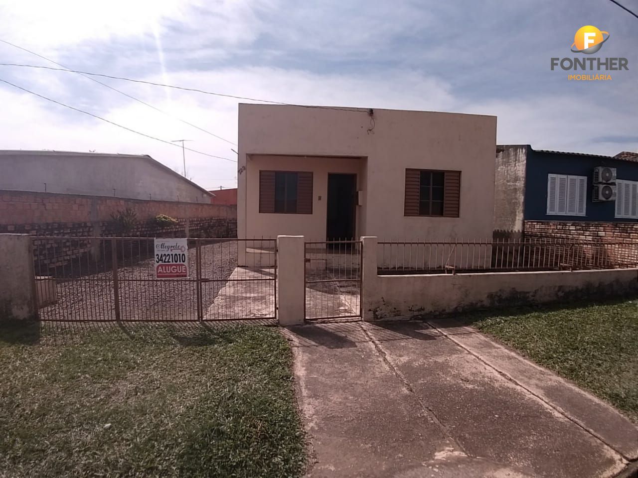 Casa à venda com 2 quartos, 132m² - Foto 1