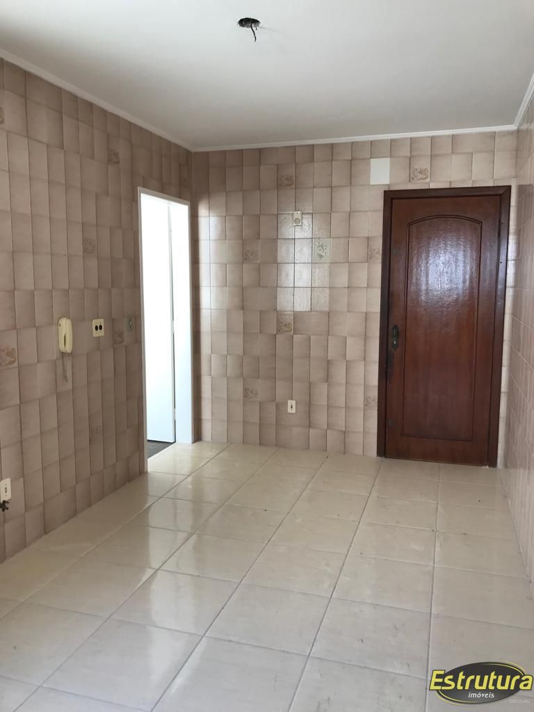 Apartamento com 3 Dormitórios à venda, 148 m² por R$ 400.000,00