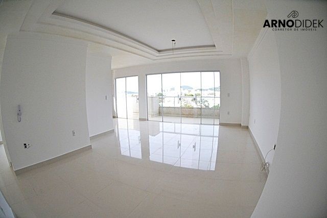 Apartamento à venda com 3 quartos, 110m² - Foto 2