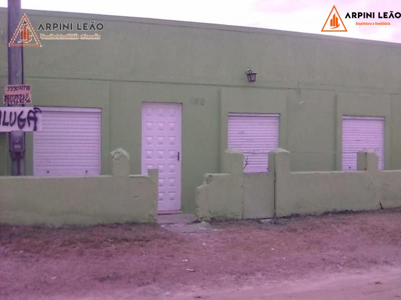 Casa à venda com 2 quartos, 108m² - Foto 1