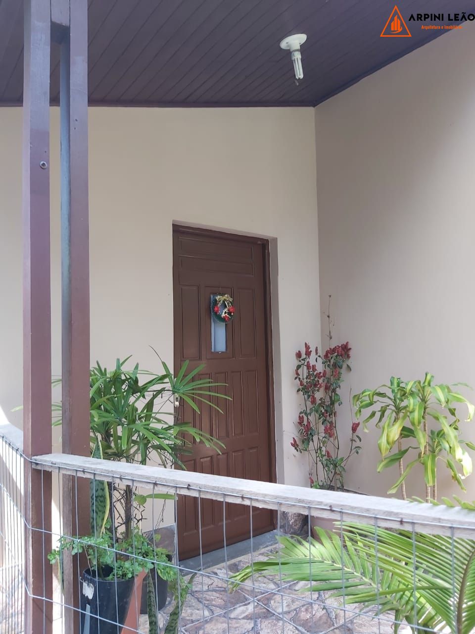 Casa à venda com 2 quartos, 200m² - Foto 2