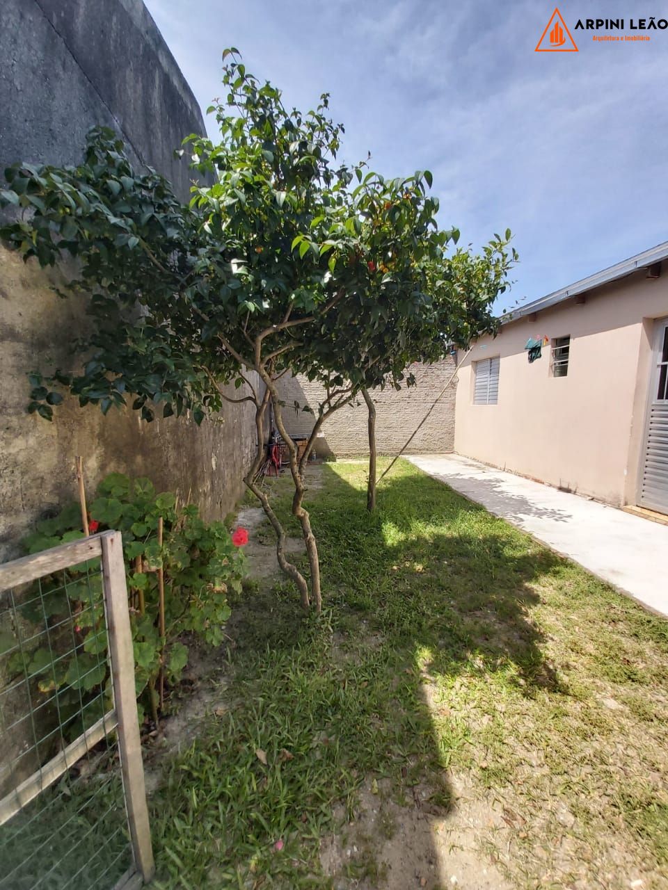 Casa à venda com 2 quartos, 200m² - Foto 3