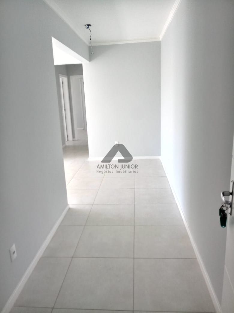 Apartamento à venda com 2 quartos, 83m² - Foto 3