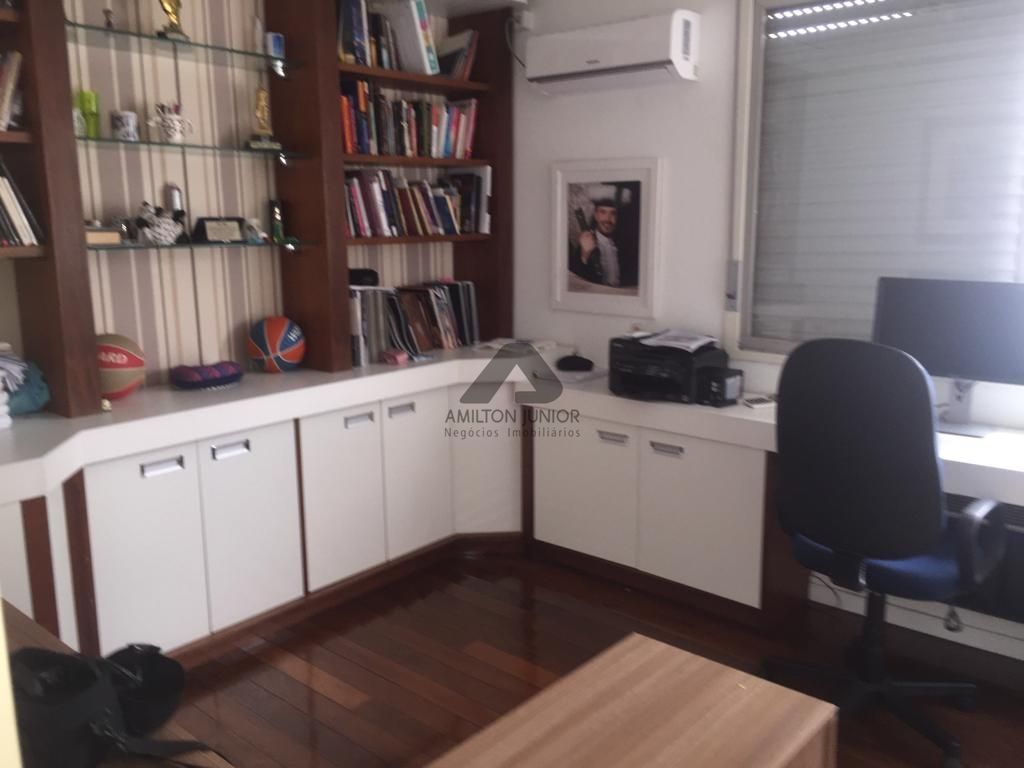 Cobertura à venda com 4 quartos, 250m² - Foto 5