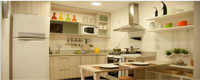 Cozinhas pequenas e decorações gigantes
