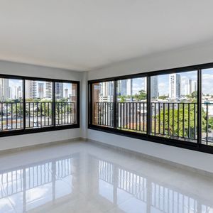 Apartamento com 122 m², 3 suítes e 2 vagas de garagem, no Setor Bueno.