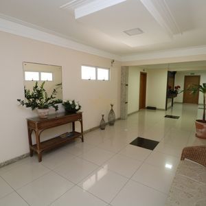 Apartamento com 118m², 3 dormitórios, 1 suíte, 2 vagas no Splendor em Torres para Comprar