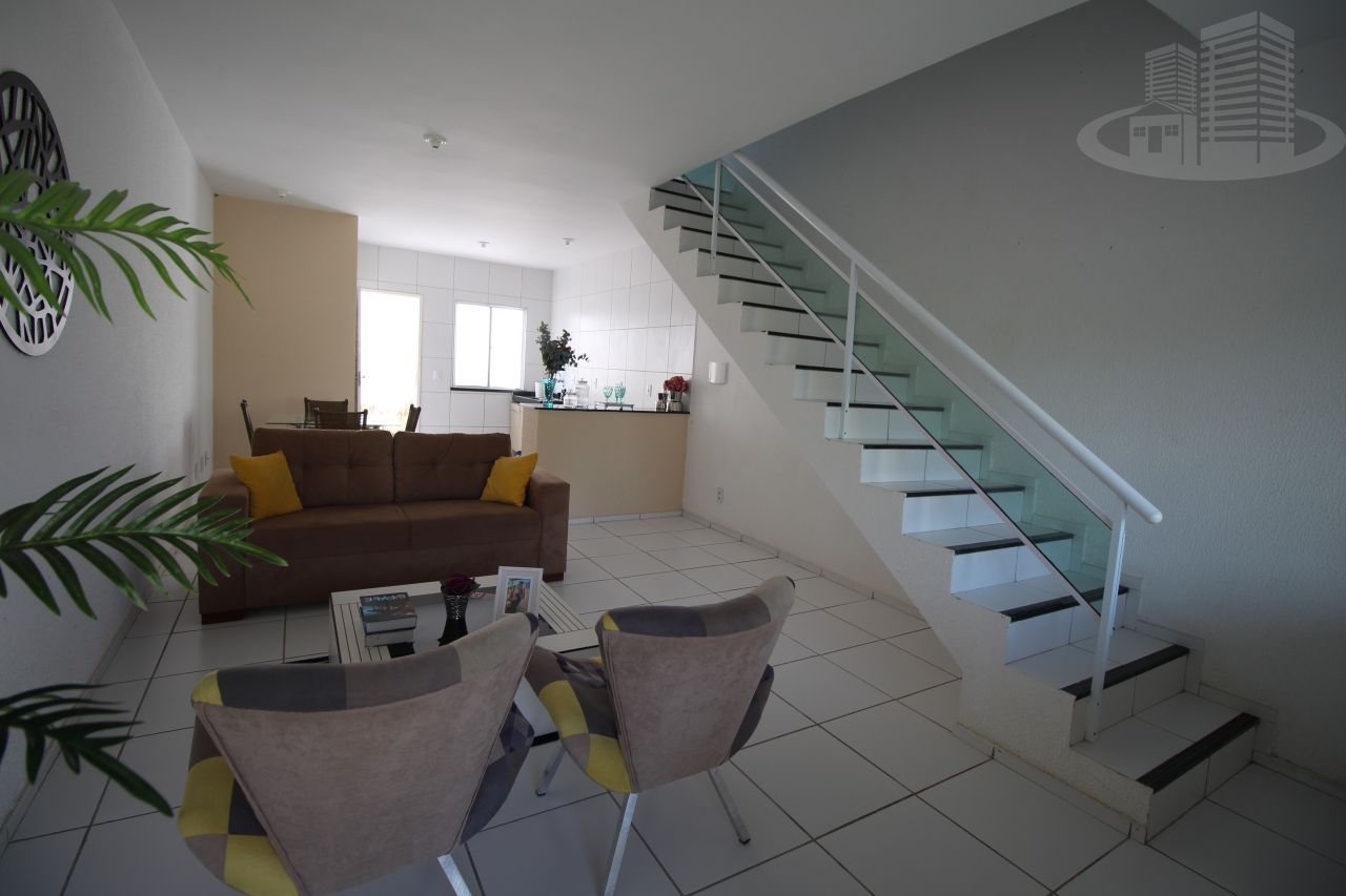 Casa à venda com 2 quartos, 74m² - Foto 3