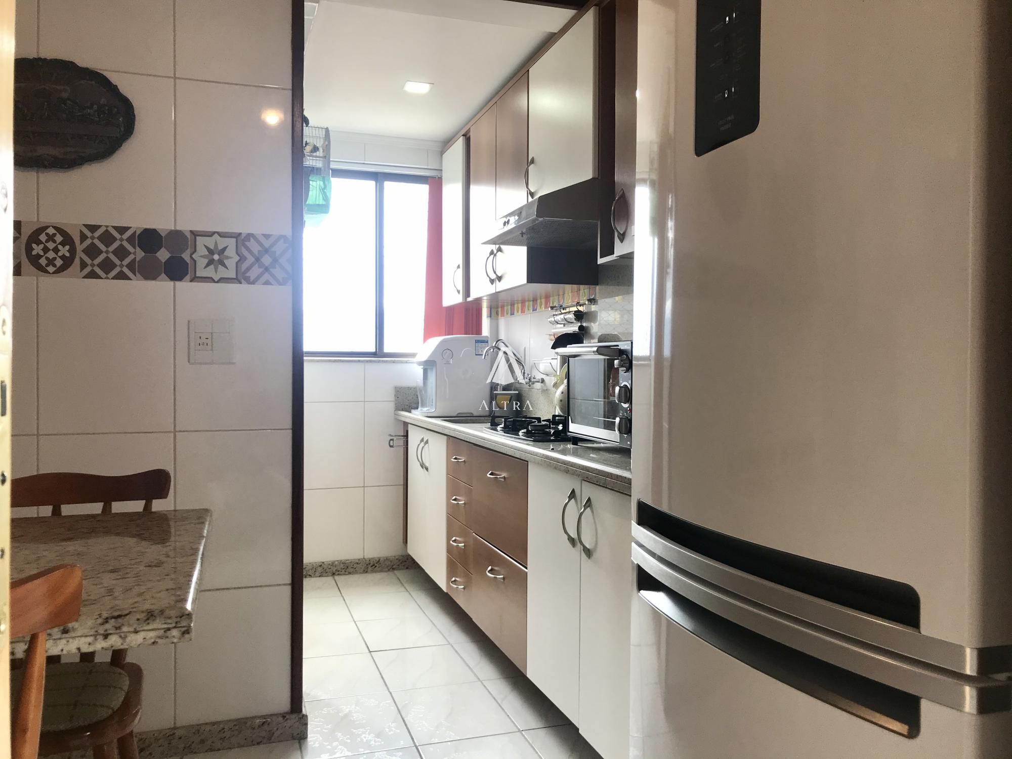 Apartamento à venda com 3 quartos, 115m² - Foto 13