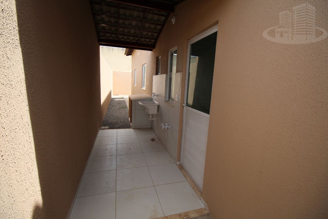 Casa à venda com 3 quartos, 89m² - Foto 12