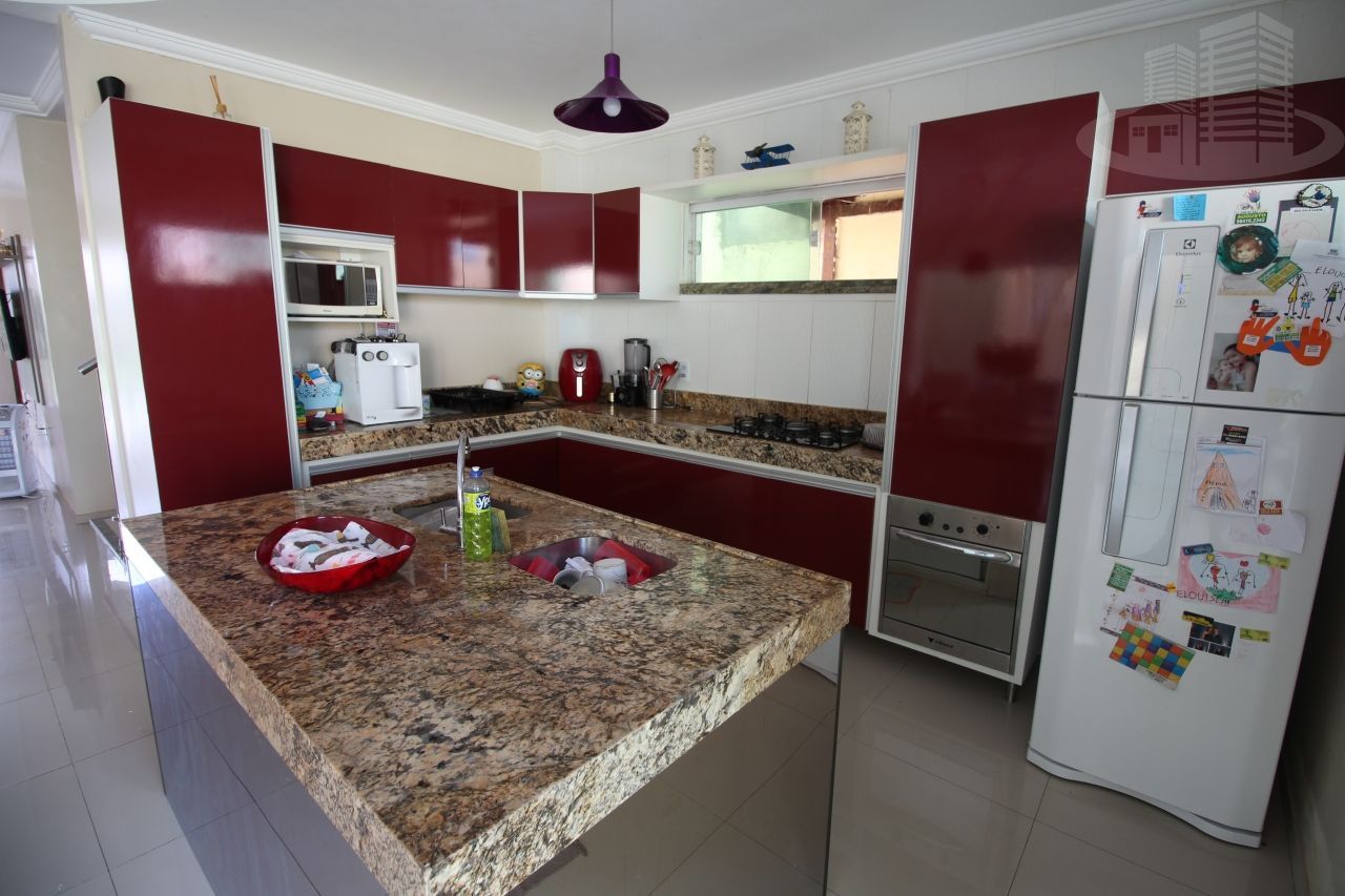 Casa de Condomínio à venda com 4 quartos, 215m² - Foto 10