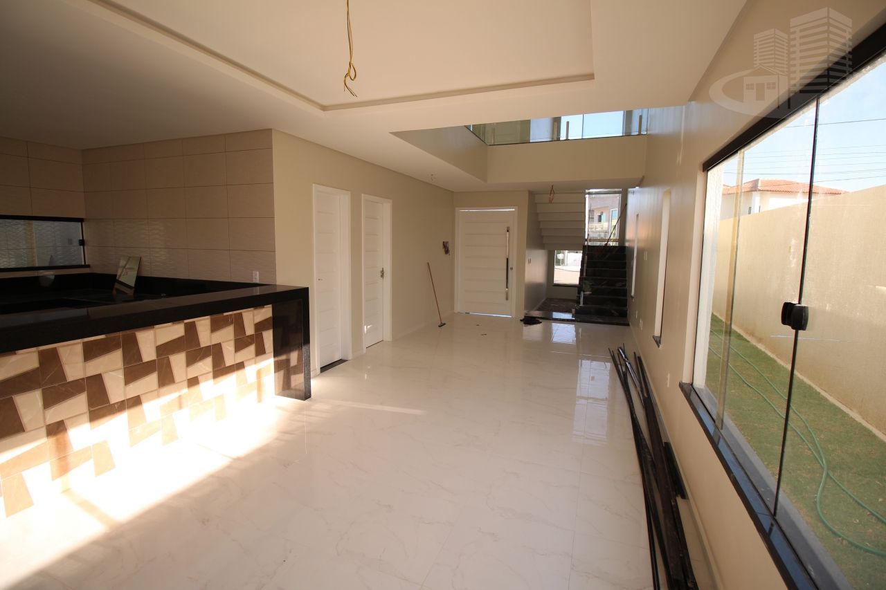 Casa de Condomínio à venda com 4 quartos, 210m² - Foto 4