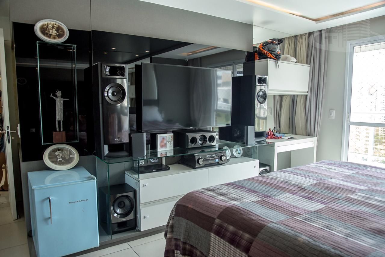 Apartamento à venda com 3 quartos, 196m² - Foto 33