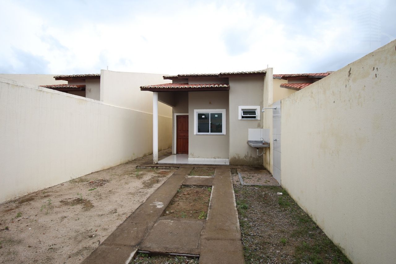 Casa à venda com 2 quartos, 72m² - Foto 9