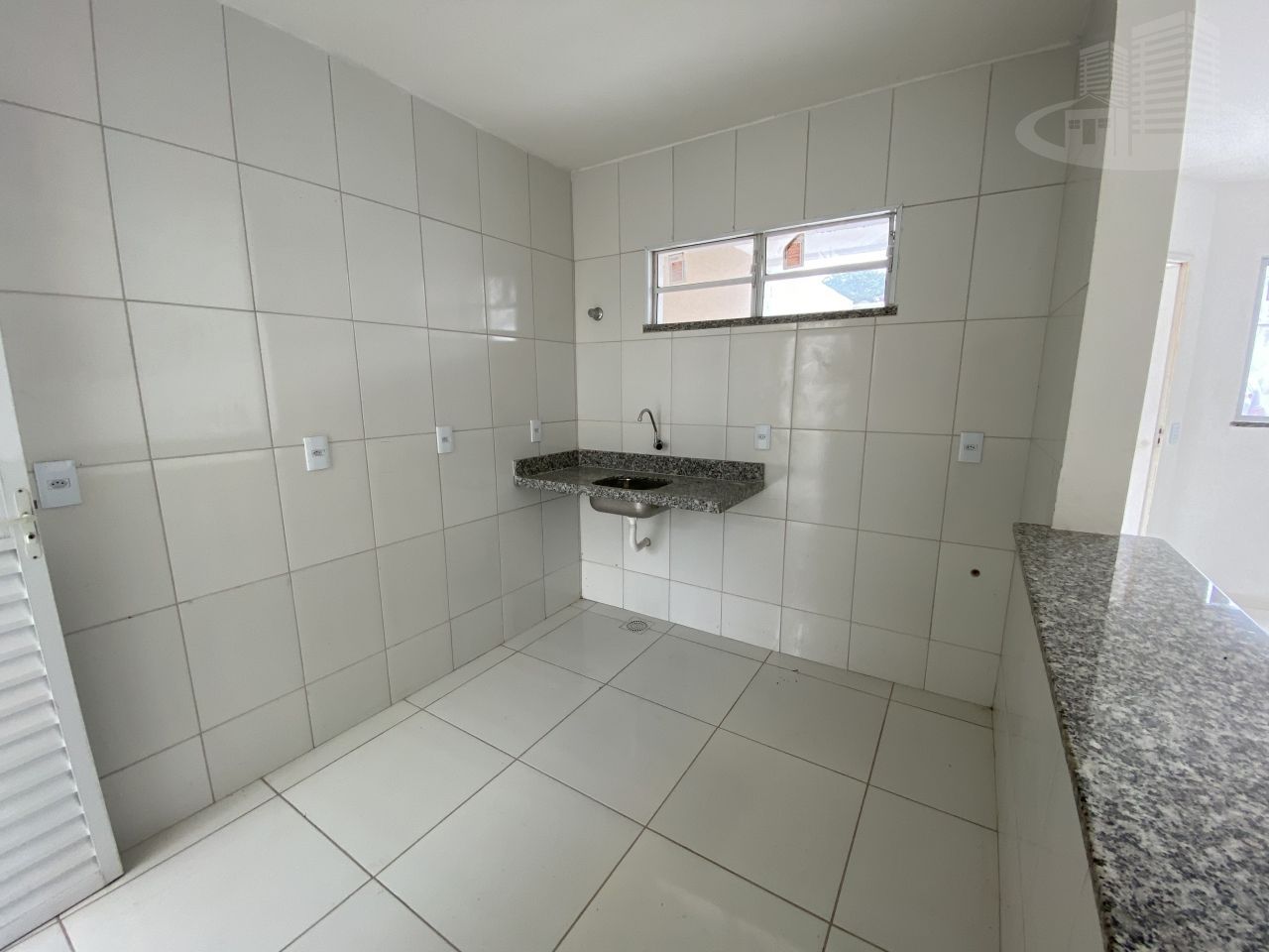 Casa à venda com 3 quartos, 84m² - Foto 5