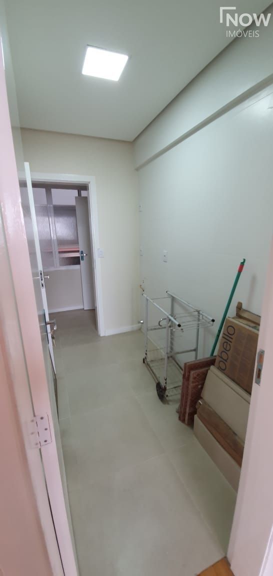 Apartamento à venda com 3 quartos, 143m² - Foto 13