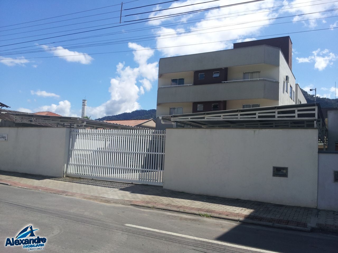 Apartamento à venda com 3 quartos, 84m² - Foto 2