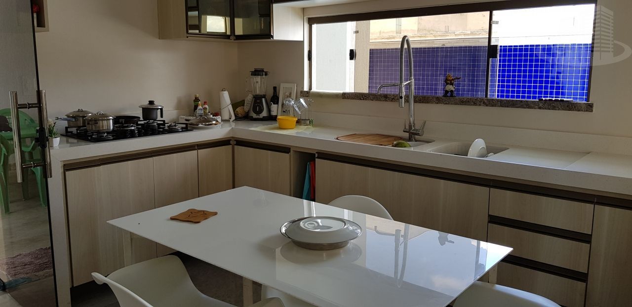 Casa de Condomínio à venda com 4 quartos, 380m² - Foto 9