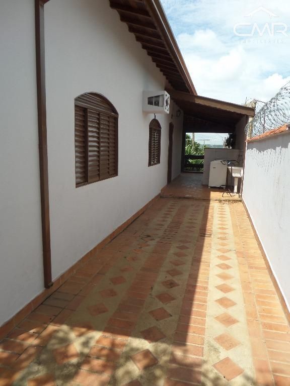 Chácara à venda com 4 quartos, 550m² - Foto 33