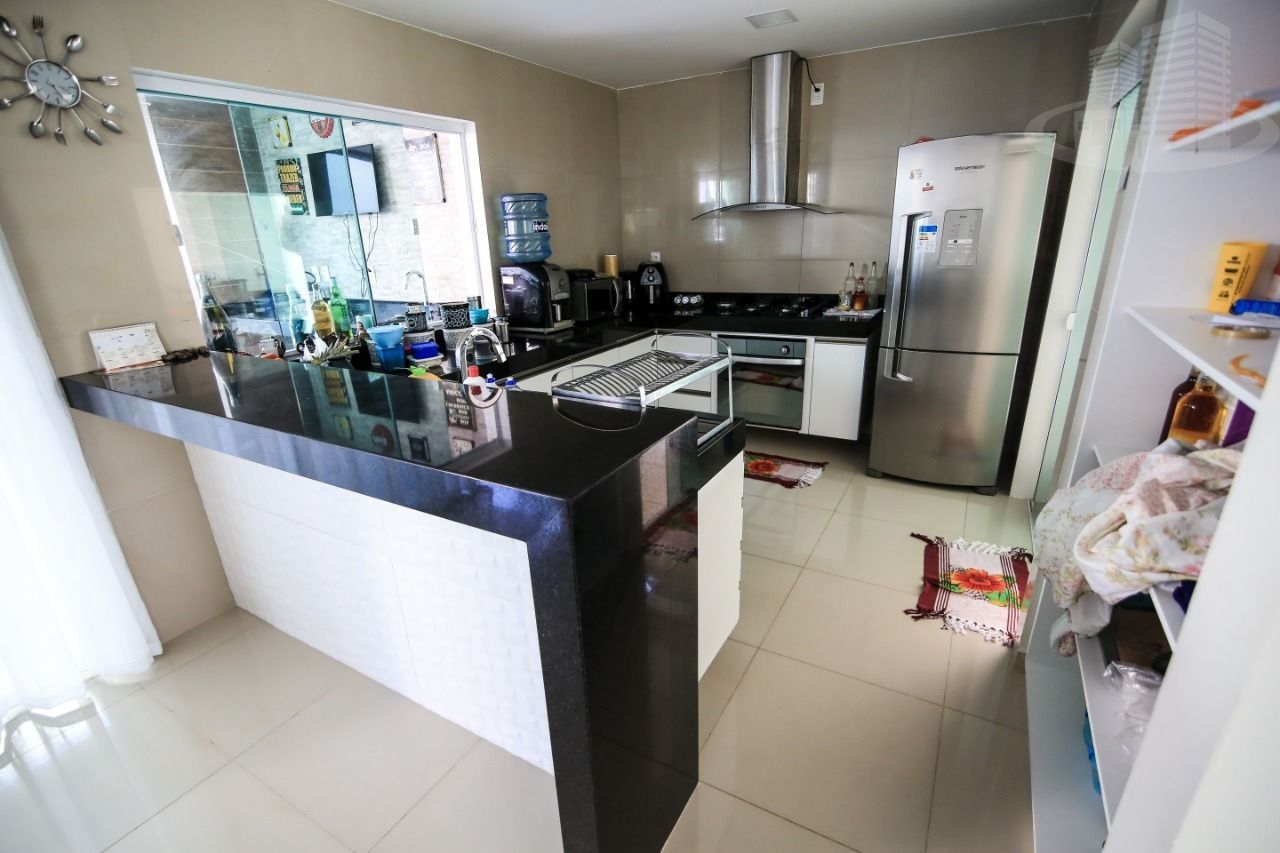 Casa de Condomínio à venda com 4 quartos, 242m² - Foto 6