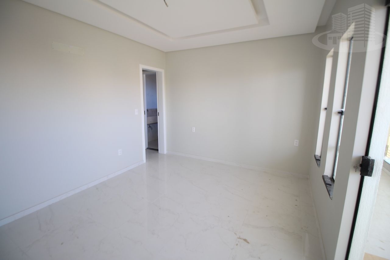 Casa de Condomínio à venda com 4 quartos, 210m² - Foto 10
