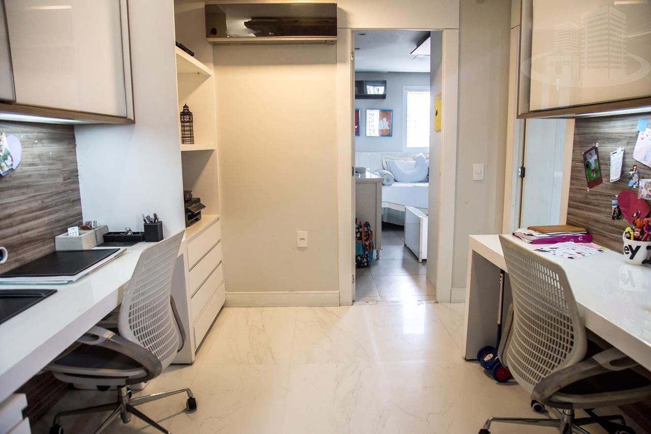 Apartamento à venda com 3 quartos, 196m² - Foto 5