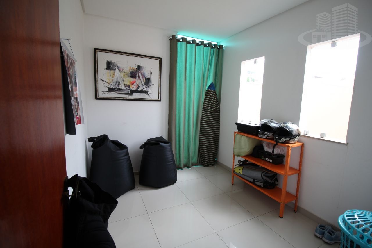 Casa de Condomínio à venda com 4 quartos, 215m² - Foto 21