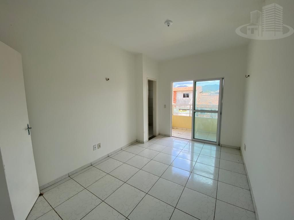 Casa à venda com 3 quartos, 84m² - Foto 9