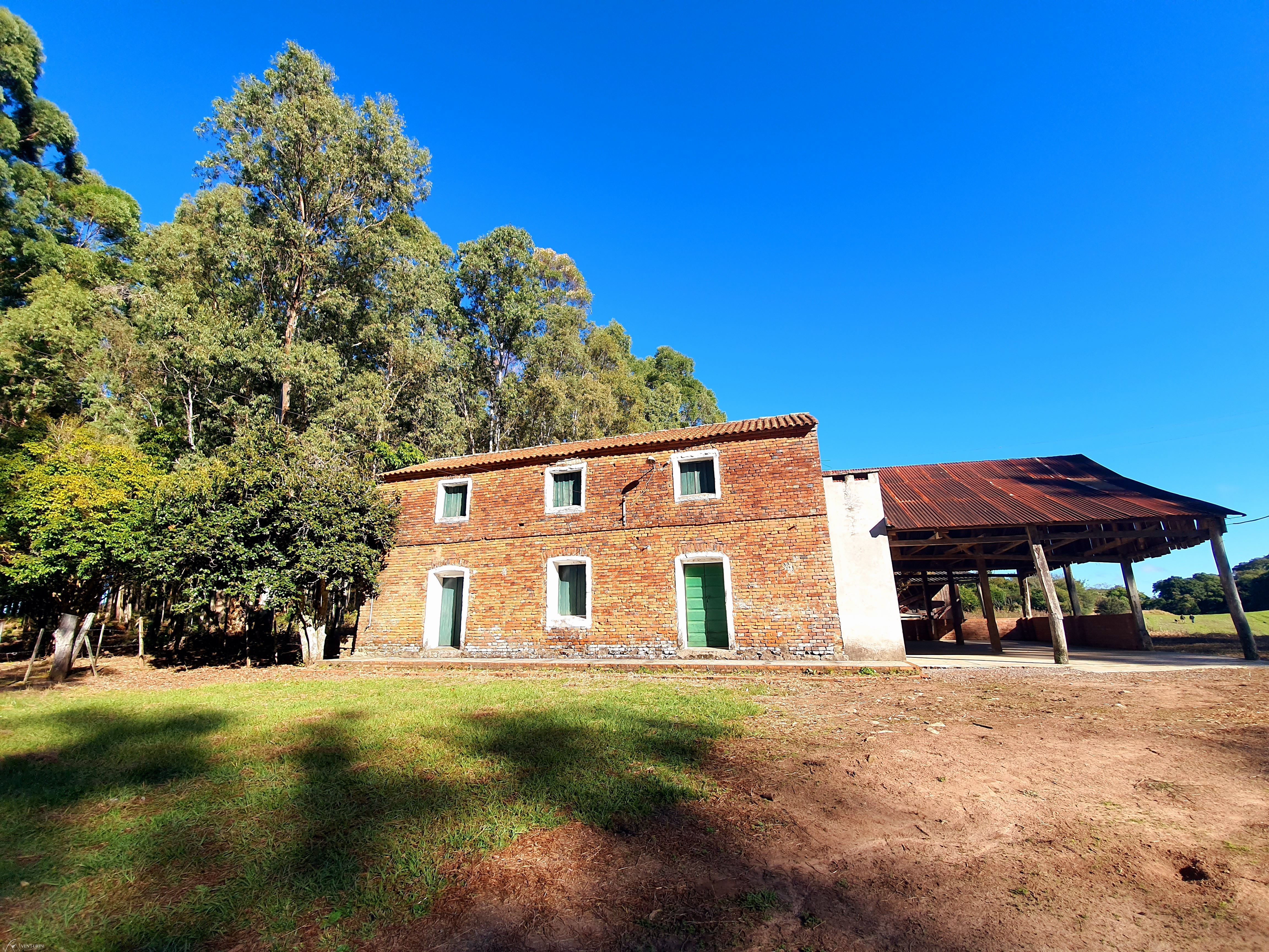 Chácara à venda com 2 quartos, 3000000000m² - Foto 2