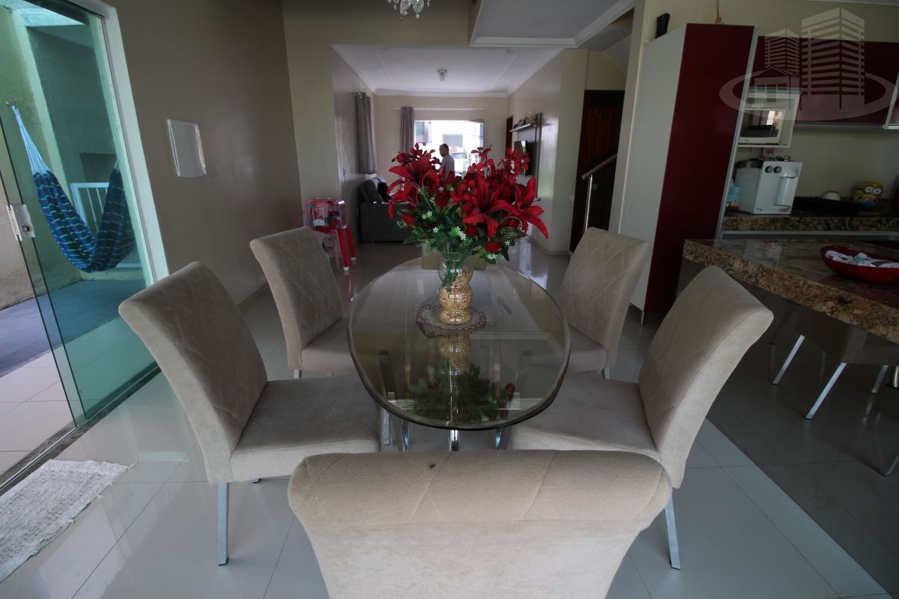 Casa de Condomínio à venda com 4 quartos, 215m² - Foto 8