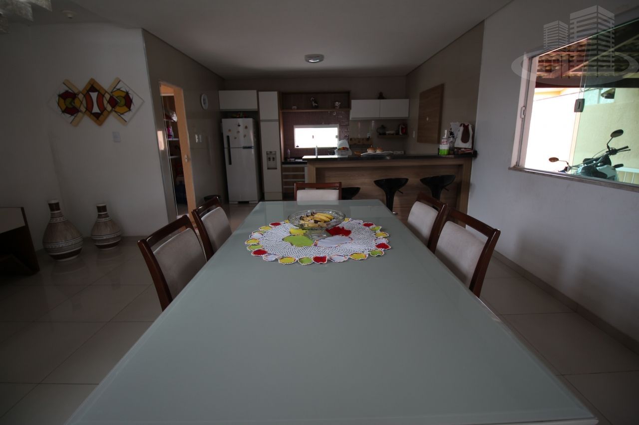 Casa de Condomínio à venda com 4 quartos, 215m² - Foto 9