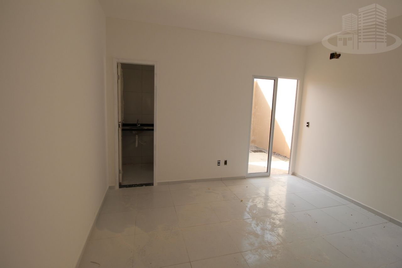 Casa à venda com 3 quartos, 84m² - Foto 5