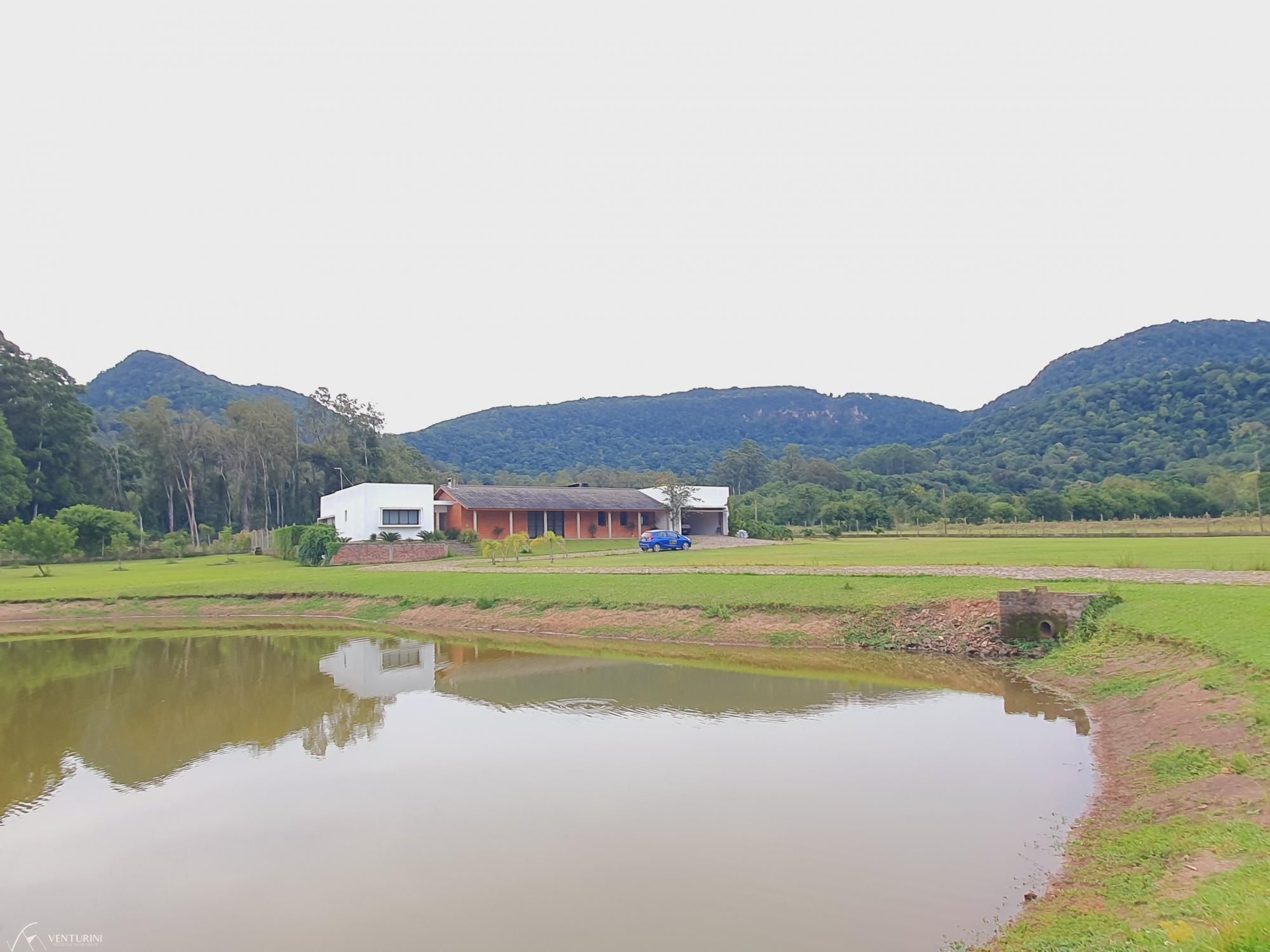 Fazenda à venda com 3 quartos, 390m² - Foto 4