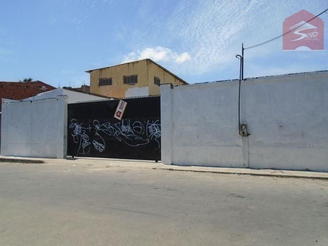 Galpão comercial para locação no Bairro Vila Velha por R$3.500,00.