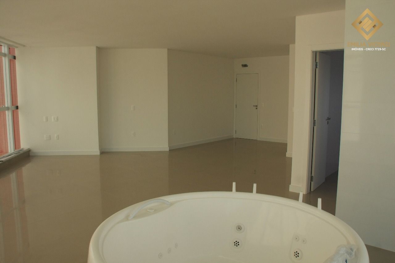 Apartamento à venda com 6 quartos, 368m² - Foto 7