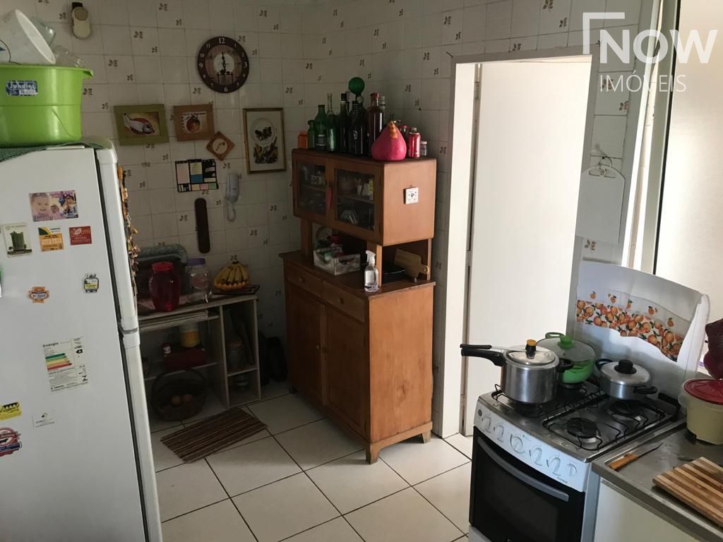 Apartamento à venda com 3 quartos, 157m² - Foto 11