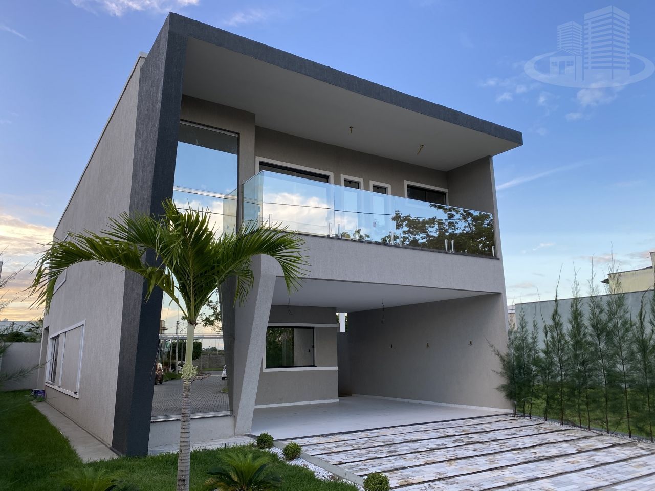 Casa de Condomínio à venda com 4 quartos, 210m² - Foto 1