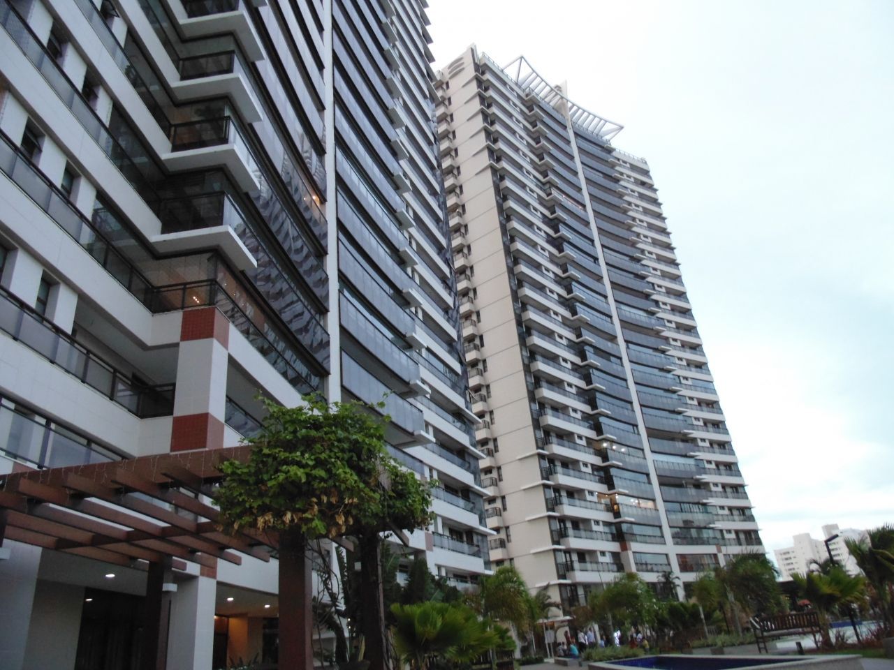 Apartamento à venda com 3 quartos, 259m² - Foto 2