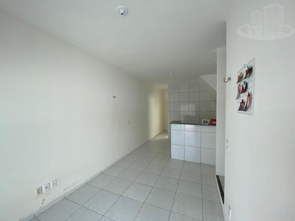 Casa à venda com 3 quartos, 84m² - Foto 11