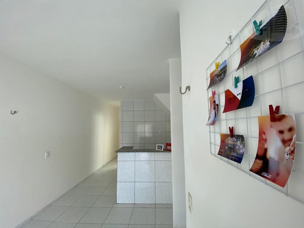 Casa à venda com 3 quartos, 84m² - Foto 2