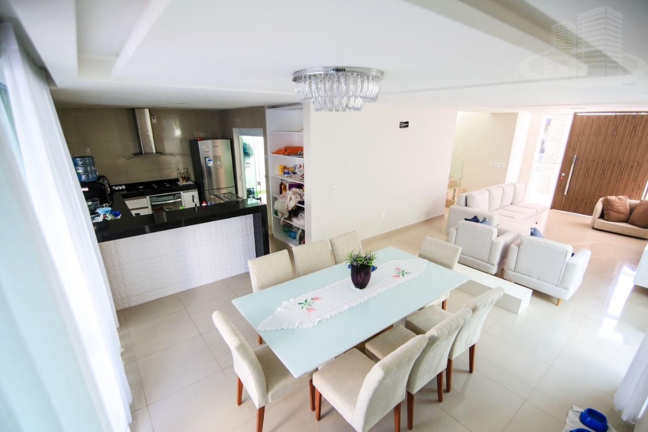Casa de Condomínio à venda com 4 quartos, 242m² - Foto 5