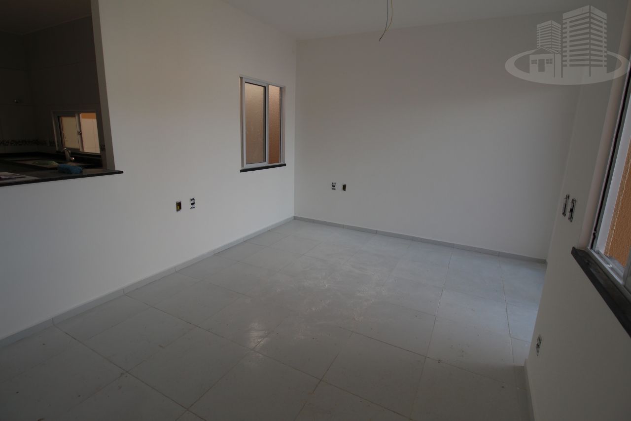 Casa à venda com 3 quartos, 84m² - Foto 2