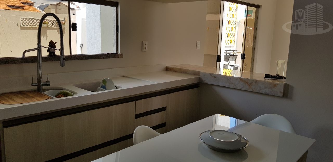 Casa de Condomínio à venda com 4 quartos, 380m² - Foto 6