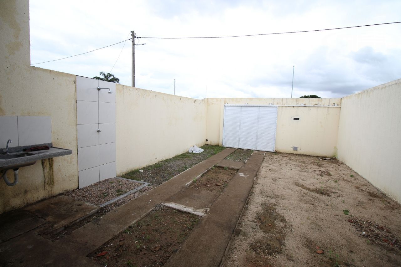 Casa à venda com 2 quartos, 72m² - Foto 5