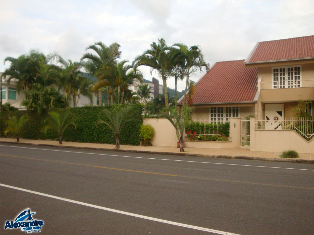 Casa à venda com 4 quartos, 360m² - Foto 3