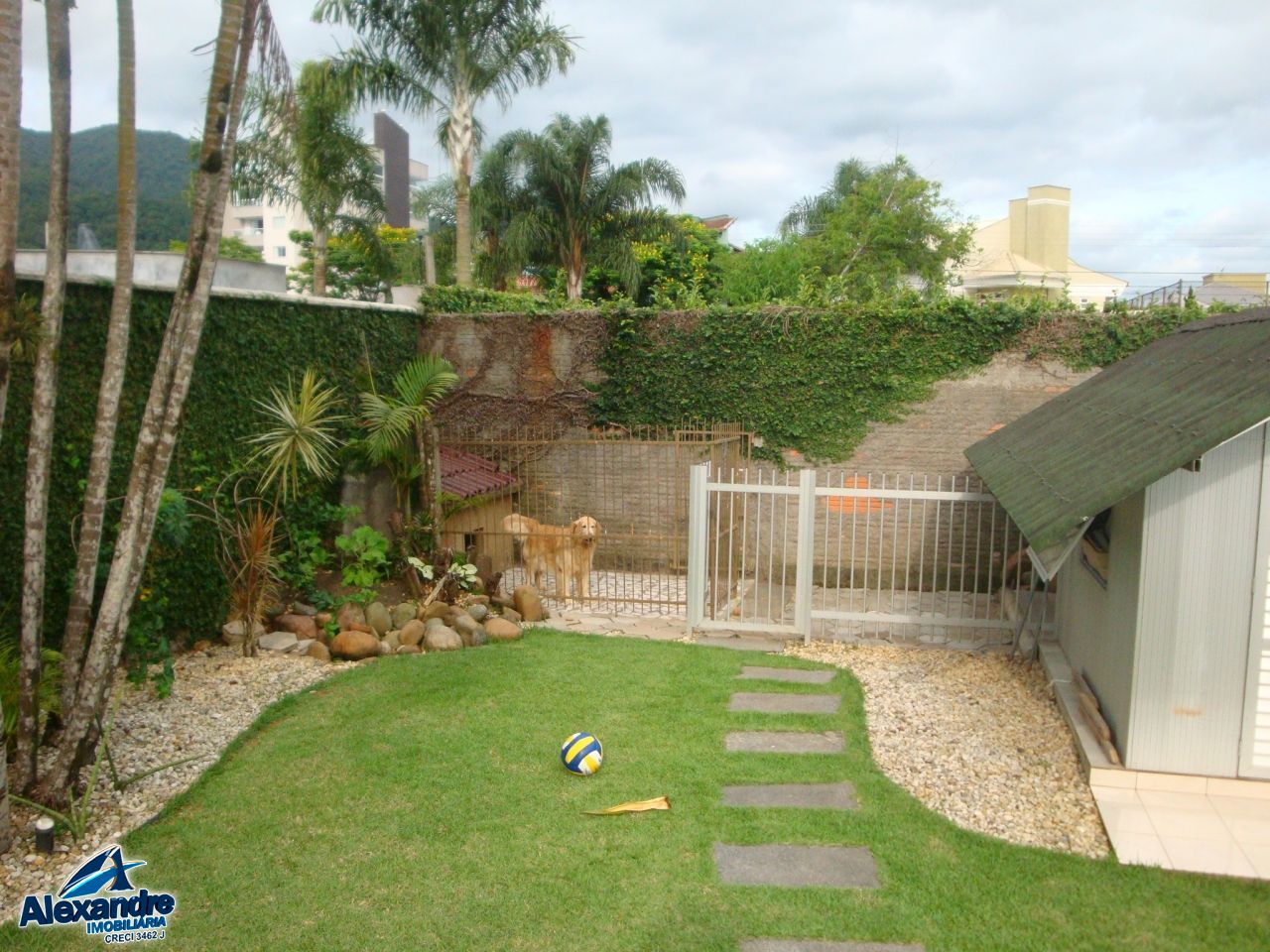 Casa à venda com 4 quartos, 360m² - Foto 8